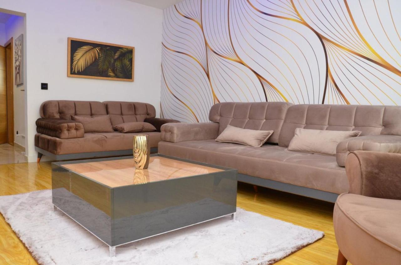 Centar 5 Star Lägenhet Kraljevo Exteriör bild
